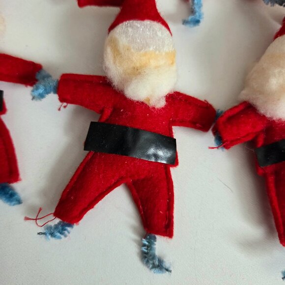 Set of 7 vintage handmade(?) felt Santas Christmas tree ornament decoration. - Picture 2 of 5